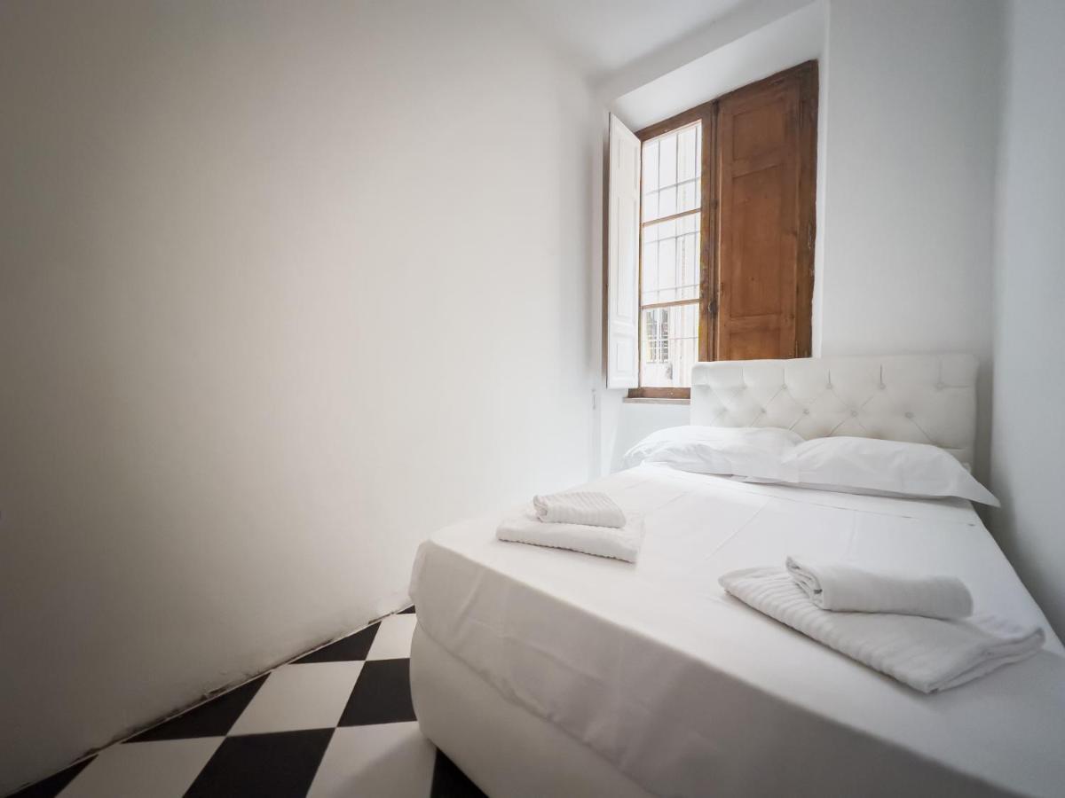 Apartmán Domus Sant'Elena 2 Řím Exteriér fotografie