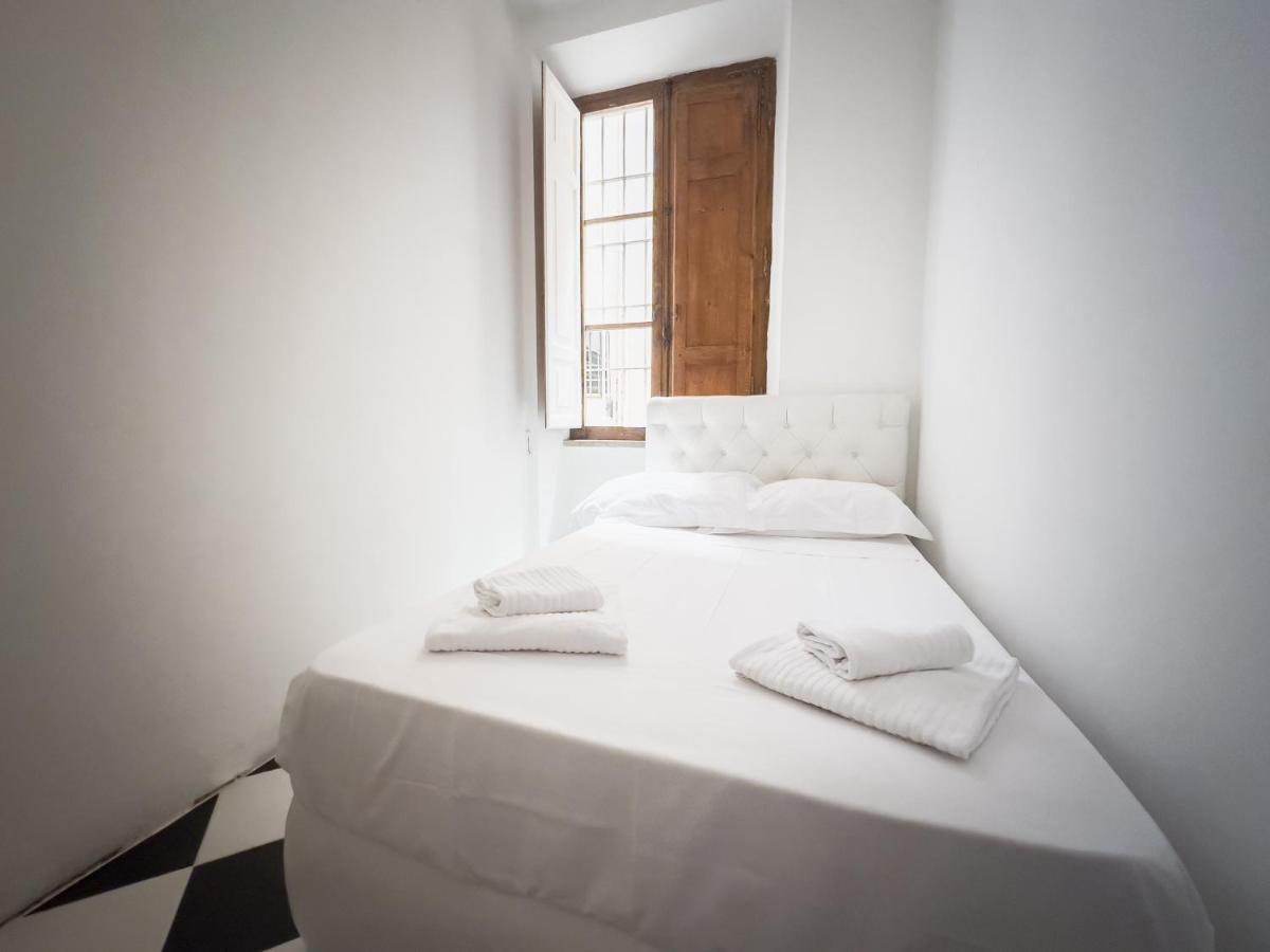 Apartmán Domus Sant'Elena 2 Řím Exteriér fotografie